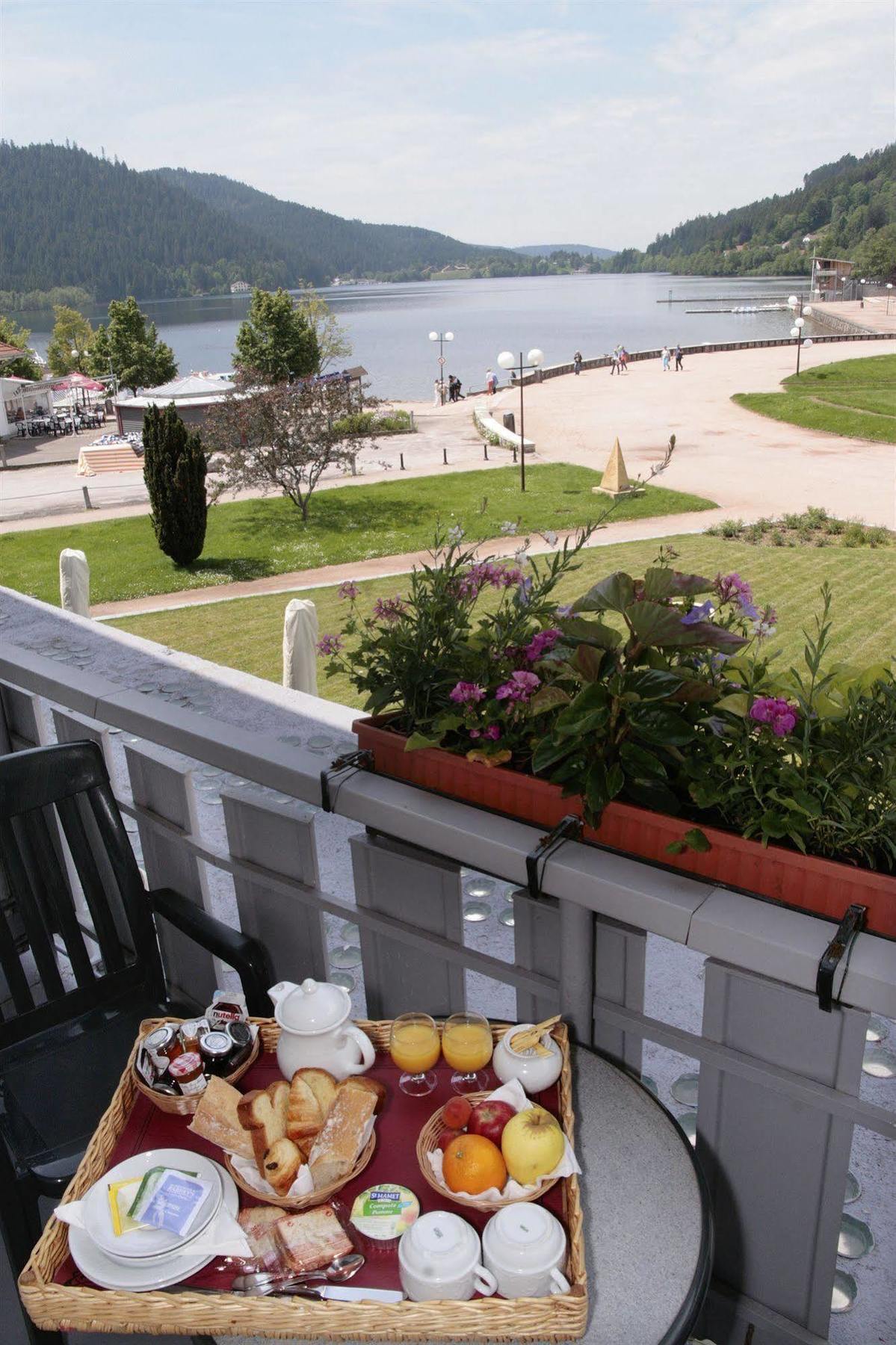 Hotel Beau Rivage Gerardmer Bagian luar foto